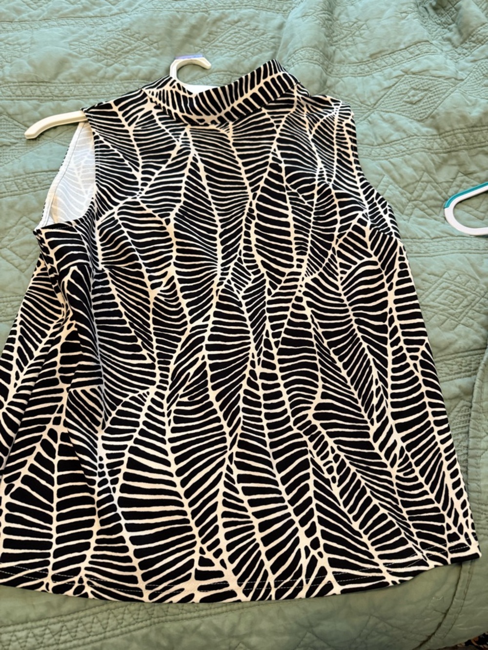 Versona Black & White Zebra-Style Sleeveless Mock Neck Top